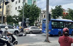 TP.HCM: Xe buýt va chạm xe máy, người phụ nữ bị cán tử vong