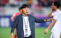 HLV Shin Tae-yong bất ngờ nhập viện trước trận ảnh hưởng đến vé đi tiếp của tuyển Việt Nam