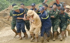 Hiện trường vụ lở đất vùi xe khách ở Hà Giang, tìm thấy 12 thi thể nạn nhân