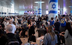 Sân bay tại Tel Aviv hỗn loạn khi Israel và Hezbolla tấn công lẫn nhau