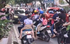 Cần Thơ: Phạt nguội ô tô đưa học sinh vào tận cổng trường, bất chấp đường cấm