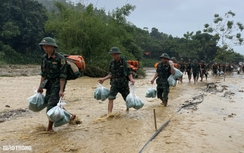 Tang thương Làng Nủ sau lũ quét: Xót xa cảnh bộ đội đưa dãy quan tài lên núi