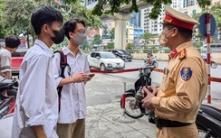 Vô tư giao xe cho con đến trường, nhiều phụ huynh ở Hà Nội phải nộp phạt