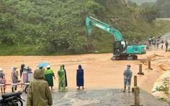 Nhiều cầu tràn ở 2 huyện miền núi Quảng Trị ngập sâu, giao thông chia cắt