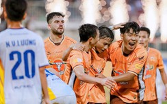 V-League: HAGL tiếp tục thăng hoa, Bình Dương mất điểm đáng tiếc