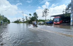 Đường trung tâm thành phố Sa Đéc hễ mưa lại mênh mông nước