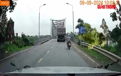 Bản tin TNGT 9/9: Sập w88 com mobile ở Phú Thọ, lật tàu tại Hưng Yên, nhiều người thương vong