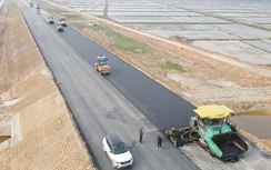 Nhộn nhịp công trường cao tốc qua Hà Tĩnh những ngày đầu năm