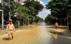 QL3 ngập sâu sau bão số 11, Hà Nội hướng dẫn phương tiện đi tuyến tránh