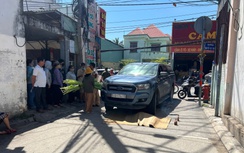 TP.HCM: Xe bán tải ôm cua, cán tử vong cụ bà 79 tuổi