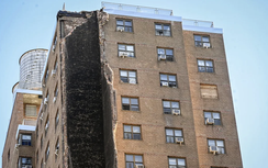 Chung cư cao tầng tại New York bị sập một phần, người dân lo không dám ngủ