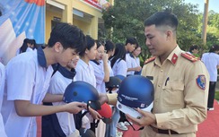 Hơn 1.000 học sinh Lào Cai được hướng dẫn kỹ năng lái xe an toàn