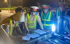 Chốt chặn tại quốc lộ, đường trung tâm, CSGT Tuyên Quang xử lý gần 350 vi phạm nồng độ cồn