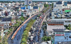 Cà Mau: Triều cường dâng cao bất ngờ, phương tiện di chuyển khó khăn