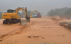 Bộ Xây dựng yêu cầu triển khai phương án ứng phó lũ ở mức cao nhất, bảo đảm ATGT