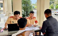 Qua hệ thống camera giám sát, phạt nguội hai trường hợp nhiều lần không đội mũ bảo hiểm