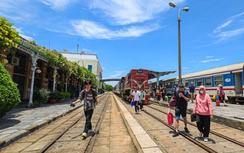 Tàu Hải Dương - Hải Phòng giảm giá vé tháng gần 50%