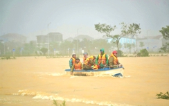 Tìm thấy thi thể hai cha con mất tích trong lũ ở Huế