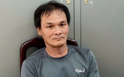 Gã đàn ông dùng lưỡi liềm khống chế người phụ nữ đi xe SH để cướp dây chuyền