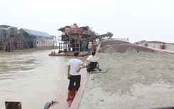 Nhiều tuyến sông được thanh thải vật chướng ngại, mở rộng luồng an toàn cho vận tải thủy