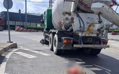 TP.HCM: Người phụ nữ đi xe máy tử vong sau va chạm với xe bồn ở Hóc Môn