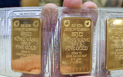 Vàng thế giới vượt mốc 4.000 USD trong làn sóng tìm kiếm tài sản an toàn