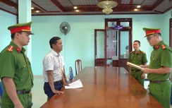 Huế: Bắt tạm giam 2 cán bộ phường nhận hối lộ