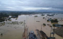 Bộ Xây dựng yêu cầu toàn ngành huy động tối đa lực lượng ứng phó mưa lũ sau bão