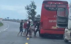 Công an Quảng Ngãi điều tra nhóm người trên xe khách và xe container đánh nhau giữa QL1