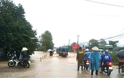 Mưa lớn khiến các tuyến quốc lộ, tỉnh lộ tại Đắk Lắk ngập sâu, giao thông chia cắt