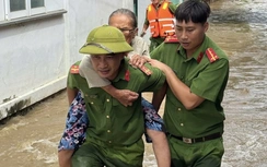 Khánh Hoà: Tình quân - dân khăng khít trong những ngày hoạn nạn vì lũ dữ