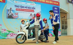 Trao tặng mũ bảo hiểm, đào tạo ATGT cho 1.200 học sinh, phụ huynh ở TP.HCM
