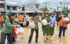 Mưa lũ miền Trung: Cấp 4.000 tấn gạo dự trữ quốc gia hỗ trợ vùng lũ Khánh Hòa và Gia Lai