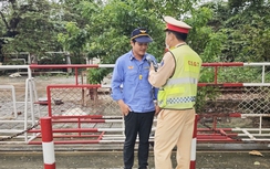 CSGT Đà Nẵng tăng cường tuyên truyền Luật Đường sắt, ngăn ngừa hành vi ném đất, đá lên tàu