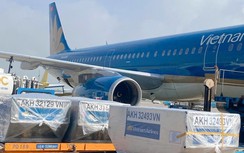 Vietnam Airlines ủng hộ 5,5 tỷ đồng, vận chuyển miễn phí hàng cứu trợ tới miền Trung
