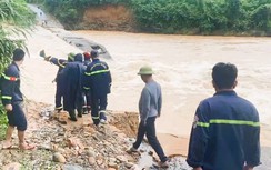 Nước lũ chưa kịp rút hết, Quảng Trị lại sẵn sàng di dời dân tránh bão Kalmaegi