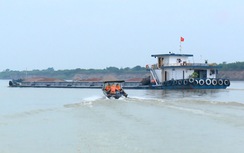 Hà Nội xử lý nhiều bến bãi không phép trên tuyến đường thủy nội địa