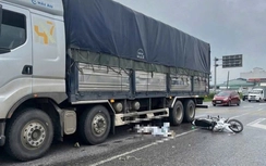 Hải Phòng: Va chạm xe tải ở nút giao, 2 thiếu nữ tử vong tại chỗ