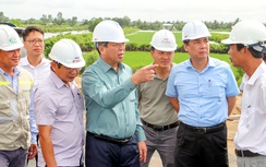 Minister Tran Hong Minh urges push to complete North–South expressway by Dec 19