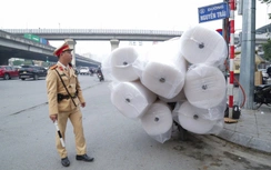 Hà Nội tăng cường xử lý xe chở quá khổ, quá tải dịp cuối năm