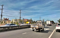 Bổ sung báo hiệu, xử lý các điểm mất an toàn giao thông trên QL1 qua Cà Mau