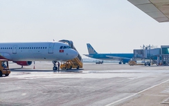 Người dân vui mừng, phấn khởi khi sân bay Vinh khai thác trở lại