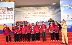 Bộ Xây dựng tổ chức tuyên truyền an toàn giao thông cho học sinh tại Bắc Ninh