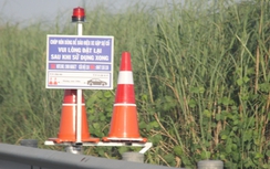 Cao tốc Trung Lương - Mỹ Thuận: Cảnh báo tai nạn từ những cụm chóp nón ven đường