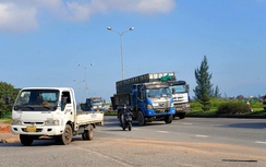 Dân phản ánh xe chạy ẩu trên QL14B, CSGT Đà Nẵng ra quân xử lý vi phạm