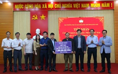 Bộ Xây dựng trao 1 tỷ đồng hỗ trợ người dân Quảng Ngãi khắc phục hậu quả thiên tai