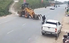 Bản tin TNGT 29/12: Va chạm xe máy múc, người phụ nữ bị thương nặng