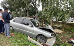 Ô tô mất lái tông trúng xe máy khiến hai bà cháu tử vong thương tâm