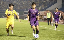 V-League: Tiến Linh lập công, Bình Dương chật vật hạ SLNA