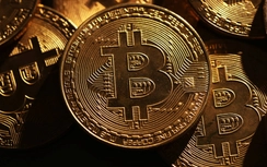 Bitcoin rớt xuống dưới 100 nghìn USD